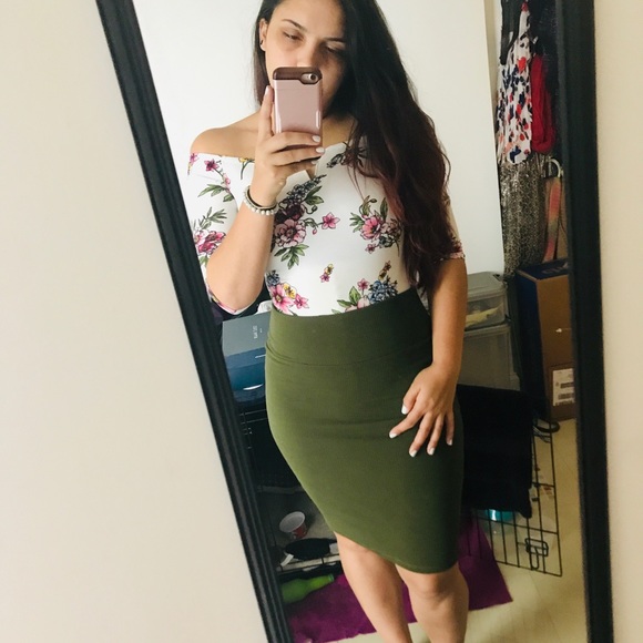 Meet your posher! - Picture 3 of 5